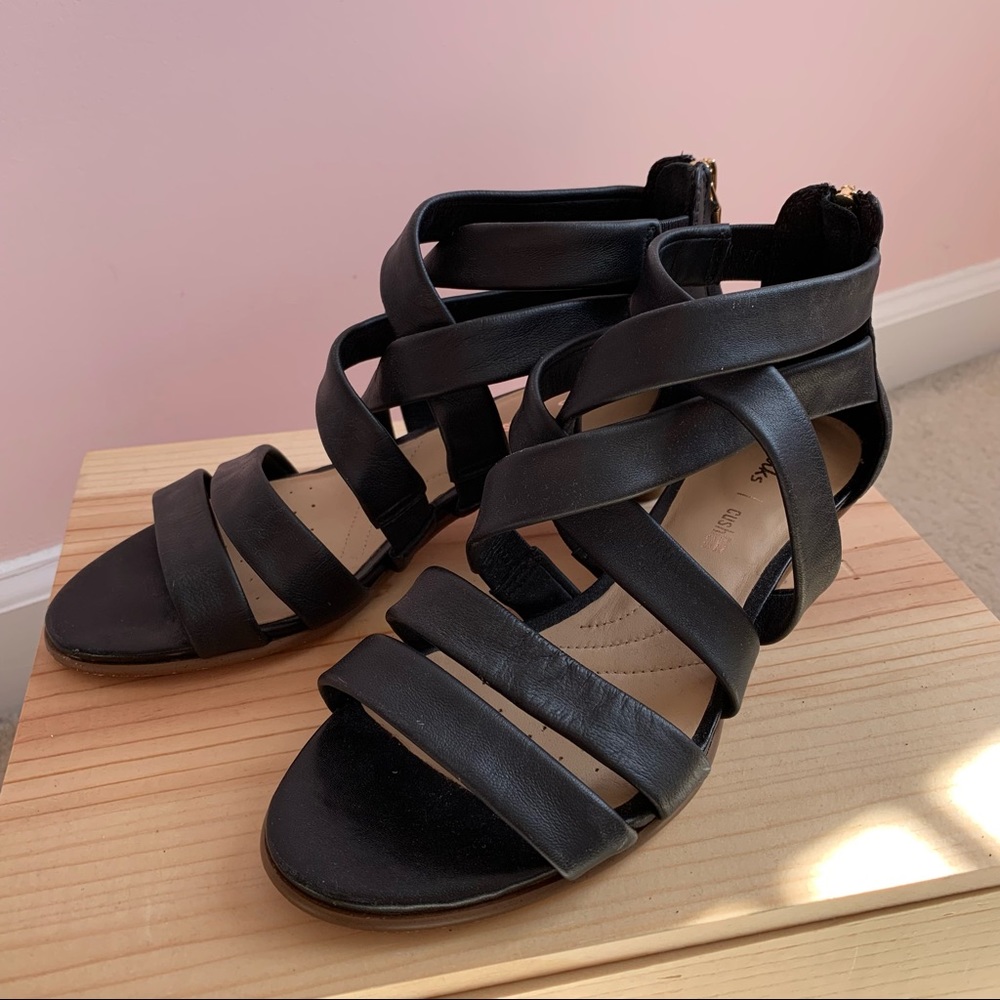 Clarks Mina Silk Black Leather Sandal. Size 6.5 US